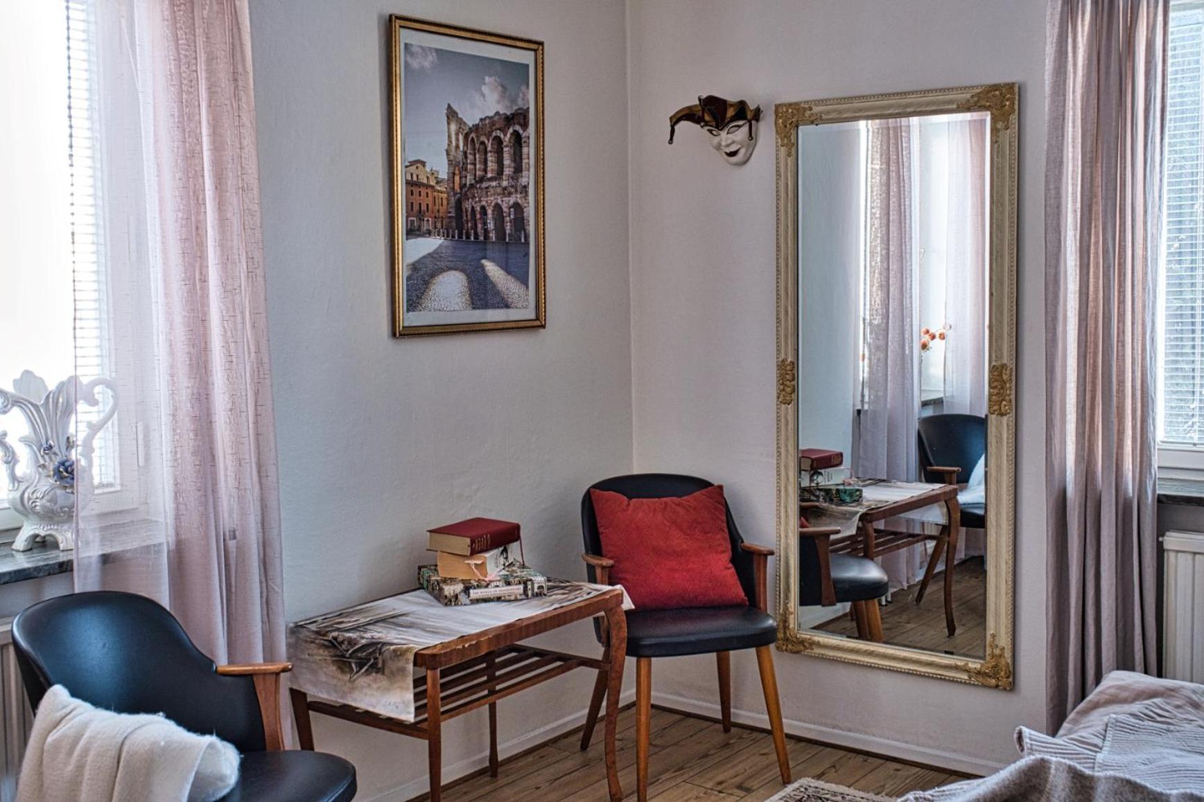 Bed And Books Pa Oesterlens Gaesthaerbaerge Glemminge Екстериор снимка