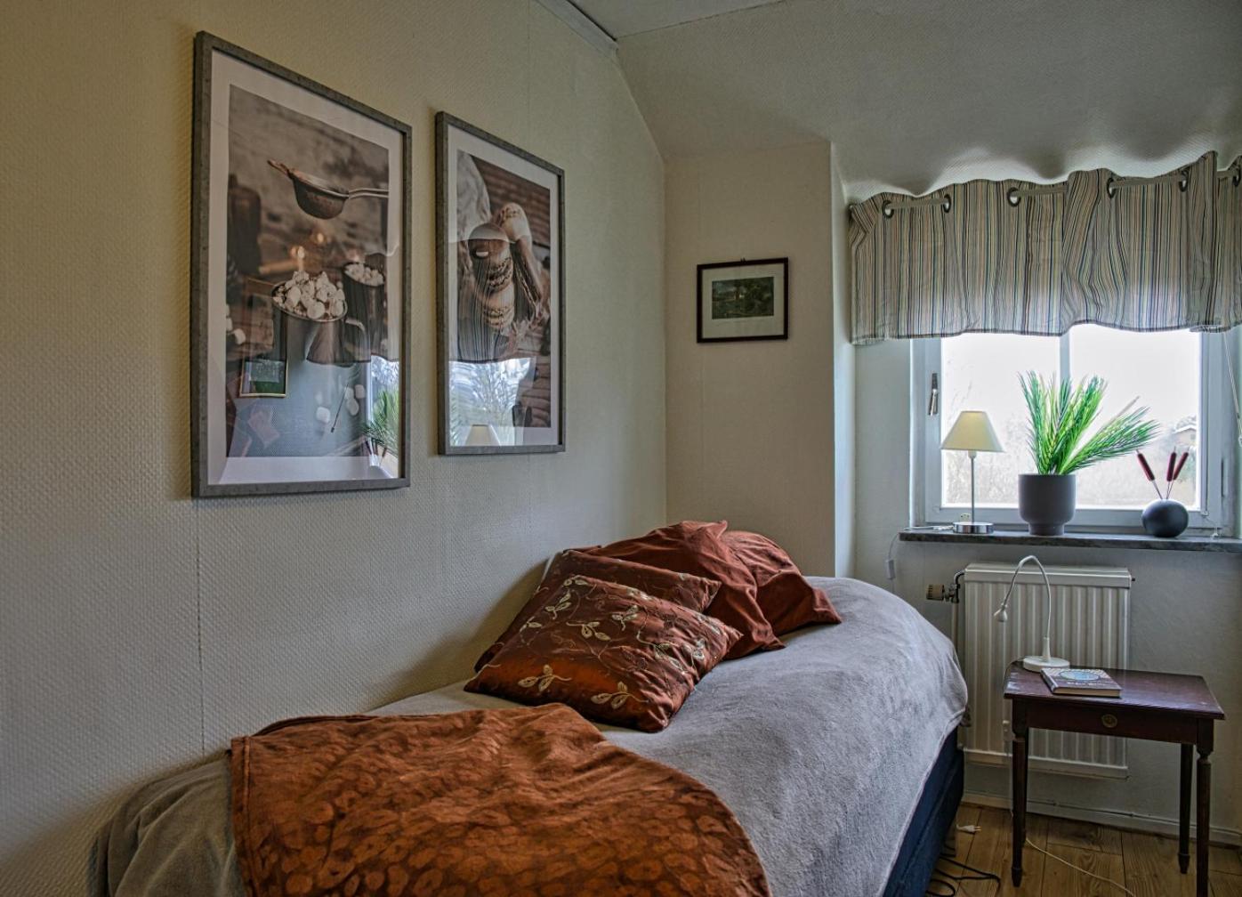 Bed And Books Pa Oesterlens Gaesthaerbaerge Glemminge Екстериор снимка